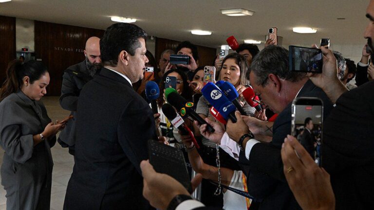 pec-que-preve-o-fim-da-escala-6x1-sera-discutida-no-plenario-nesta-semana-e-pode-passar-pelo-primeiro-turno-de-votacao-na-proxima-foto-carlos-moura-agencia-senado