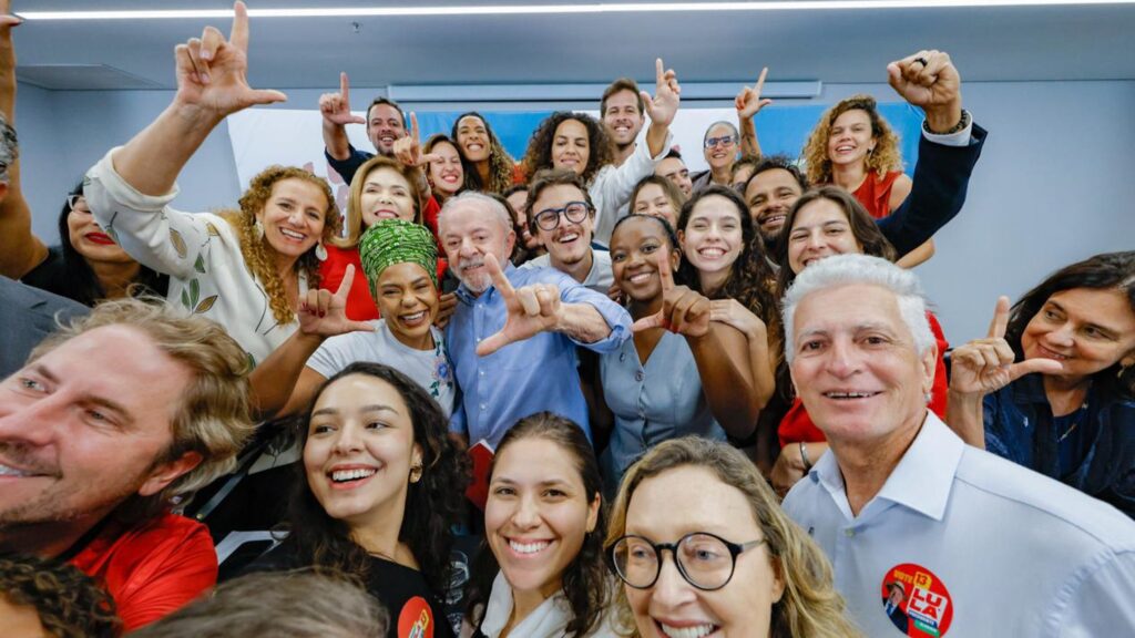As novas lideranças da esquerda eleitas em 2026 17 novas-liderancas-esquerda-2026-lula-eleicoes-eleicao-segundo-turno-2-turno-vira-voto-guilherme-cortez-luna-ana-elisa-ana-julia-janones-anielle-franco-juventude-escala-6x1-congresso-esquerda-parlamentares-deputados-deputadas-senadores-senadoras-deputada-deputado