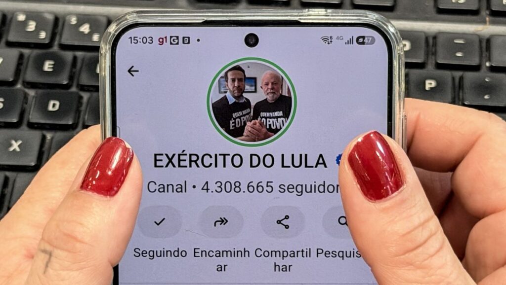 presidente-do-tse-deu-24-horas-para-a-meta-apresentar-relatorio-sobre-o-canal-de-whatsapp-exercito-do-lula-ligado-a-andre-janones-decisao-atende-a-pedido-da-campanha-de-flavio-bolsonaro-foto-rafa-neddermeyer-agencia-brasil