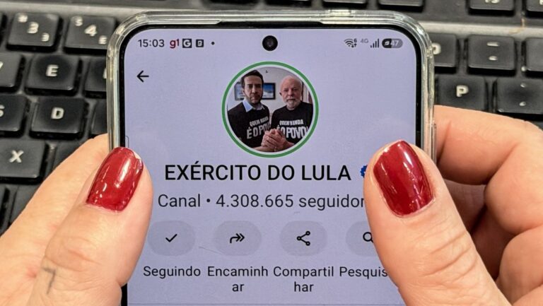 presidente-do-tse-deu-24-horas-para-a-meta-apresentar-relatorio-sobre-o-canal-de-whatsapp-exercito-do-lula-ligado-a-andre-janones-decisao-atende-a-pedido-da-campanha-de-flavio-bolsonaro-foto-rafa-neddermeyer-agencia-brasil