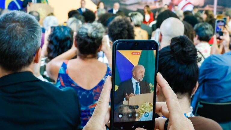 cadastro-do-canal-no-tse-atende-a-exigencia-do-presidente-da-corte-para-permitir-a-retomada-das-publicacoes-ministro-tambem-determinou-monitoramento-de-conteudos-pela-meta-foto-ricardo-stuckert-redes-sociais-censura-alcance-meta-canal-exercito-do-lula