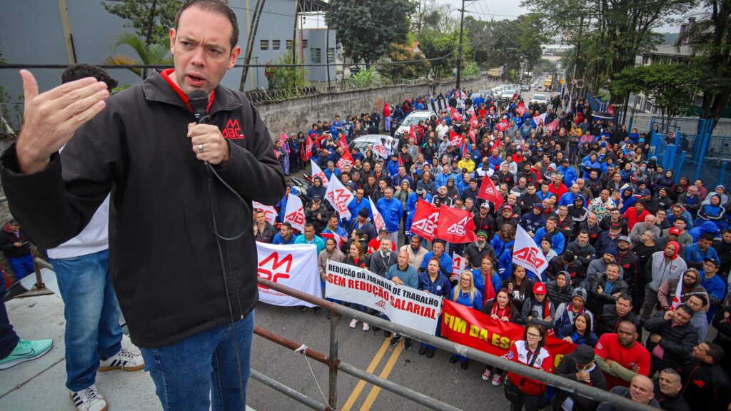 fim-da-escala-6x1-escala-6-x-1-jornada-de-trabalho-40h-40-h-semanais-fim-da-escala-6x1-fim-da-escala-6-x-1-senado-congresso-parlamentares-alcolumbre-erika-hilton-vat-rick-azevedo-paulo-paim-senadores-deputados-lula-governo-lula-bandeira-governo-lula-trabalhadores-classe-trabalhadora-conquista-historica-classe-trabalhadora-metalurgicos-sindicato-dos-metalurgicos