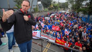 TVTNews 24 fim-da-escala-6x1-escala-6-x-1-jornada-de-trabalho-40h-40-h-semanais-fim-da-escala-6x1-fim-da-escala-6-x-1-senado-congresso-parlamentares-alcolumbre-erika-hilton-vat-rick-azevedo-paulo-paim-senadores-deputados-lula-governo-lula-bandeira-governo-lula-trabalhadores-classe-trabalhadora-conquista-historica-classe-trabalhadora-metalurgicos-sindicato-dos-metalurgicos