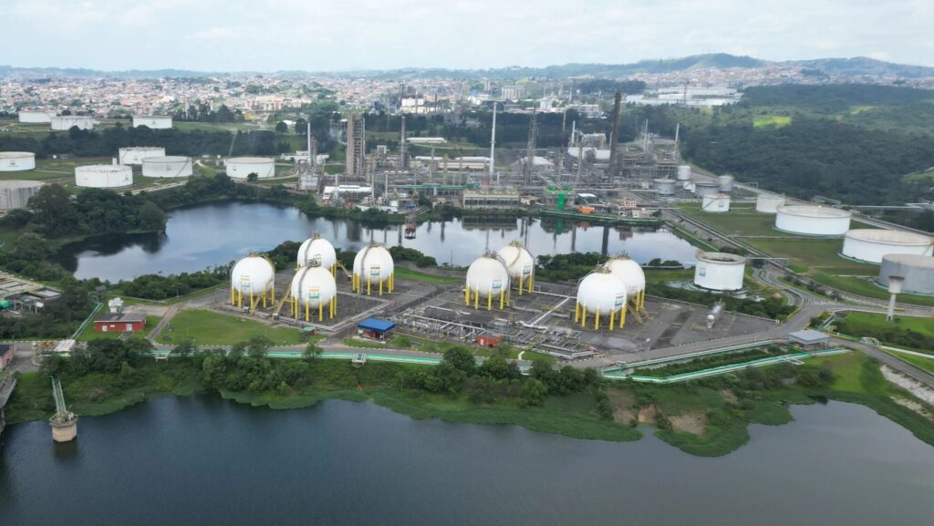 mobilizacao-da-refinaria-acontece-nesta-sexta-feira-16-as-6h30-na-portaria-3-da-recap-em-maua-sp-foto-divulgacao