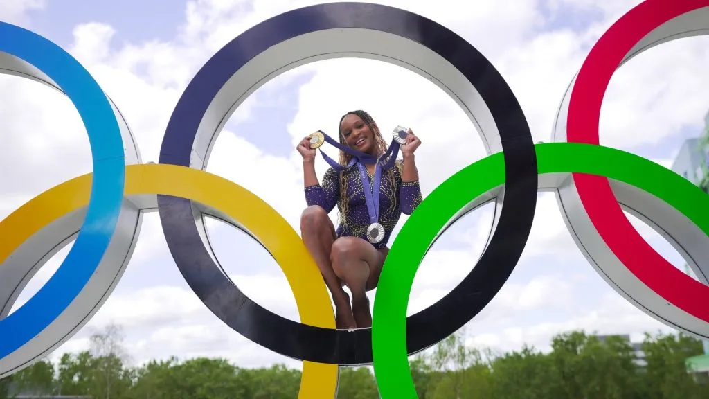 rebeca-andrade-e-uma-das-personalidades-mais-influentes-do-brasil-afirma-pesquisa-rebeca-andrade-nos-aros-olimpicos-de-paris-2024-tvt-news