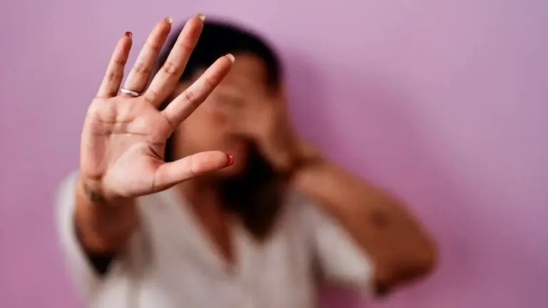 duas-em-10-mulheres-sofreram-violencia-morte-parceiros-foto-freepick-tvt-news