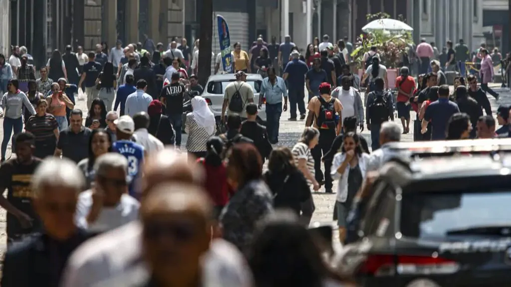 ibge-pobreza-e-extrema-pobreza-atingem-menor-nivel-no-pais-desde-2012-paulo-pinto-agencia-brasil-tvt-news