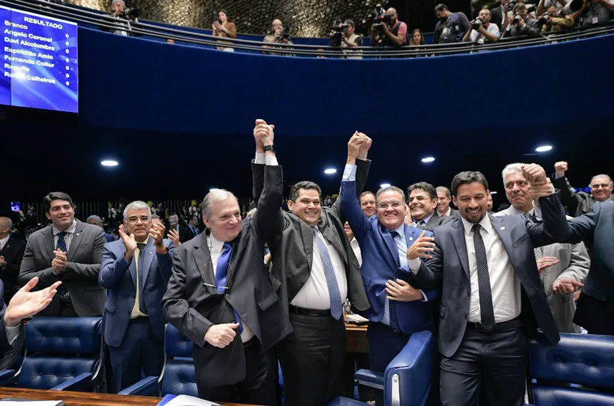 Quem é Davi Alcolumbre, novo presidente do Senado 1 alcolumbre eleito 2019.jpg