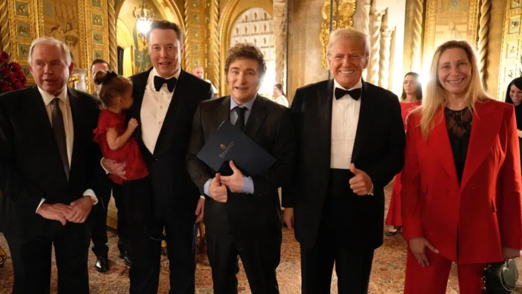 PF indicia Bolsonaro, Eduardo e Silas Malafaia por coação da Justiça 12 milei-vai-retirar-argentina-da-oms-milei-segue-os-passos-de-trump-foto-governo-argentino-tvt-news