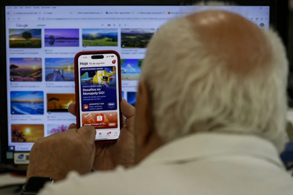 projeto-do-governo-capacita-pessoas-idosas-contra-golpes-virtuais-uso-de-internet-avanca-no-pais-entre-idosos-tornando-os-mais-vulneraveis-a-golpes-virtuais-joedson-alves-agencia-brasil-creditos-joedson-alves-agencia-brasil-tvt-news-envellhecimento-redacao-do-enem