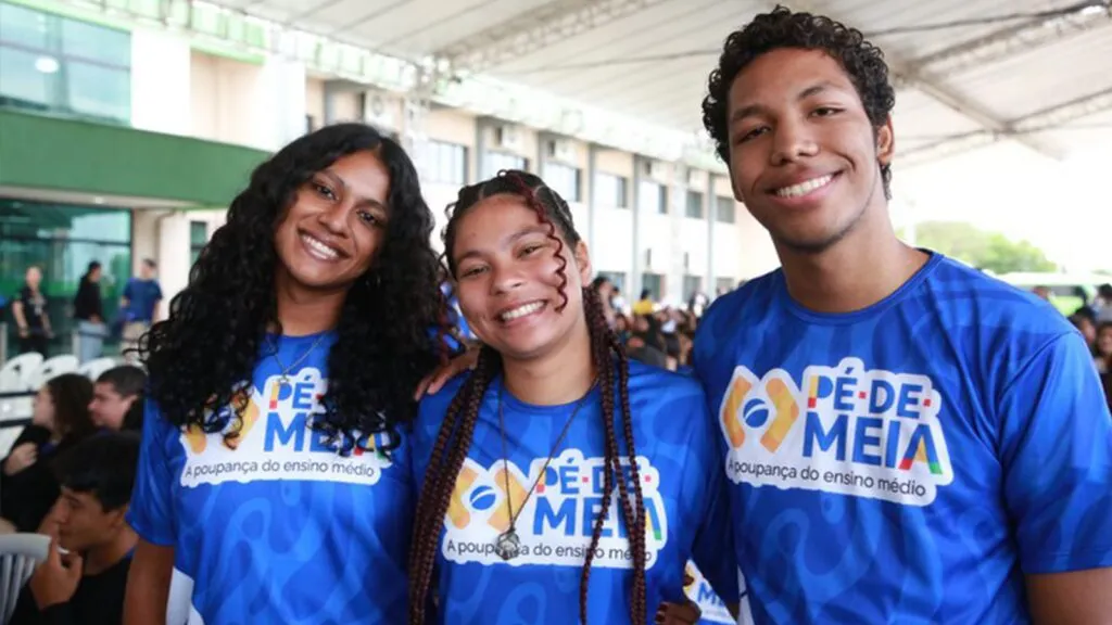 pe-de-meia-pagamentos-comecarao-em-25-de-fevereiro-serao-depositadas-parcelas-de-r-1000-por-conclusao-de-uma-das-etapas-do-ensino-medio-foto-luis-fortes-mec-tvt-news