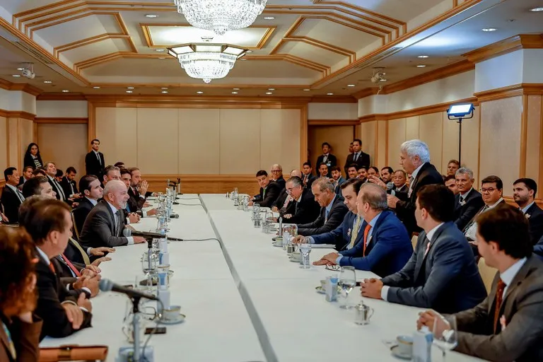 Lula com empresários exportadores de carne: Nosso papel é abrir portas 1 o-presidente-lula-e-sua-comitiva-ao-lado-de-empresarios-do-setor-de-exportacao-de-carne-oportunidade-de-abrir-um-mercado-estrategico-no-japao-foto-ricardo-stuckert-pr-tvt-news
