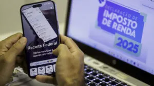imposto-de-renda-prazo-para-enviar-declaracao-termina-em-um-mes-aprenda-como-fazer-faca-a-declaracao-do-imposto-de-renda-dentro-do-prazo-para-nao-pagar-multa-joedson-alves-agencia-brasil-tvt-news