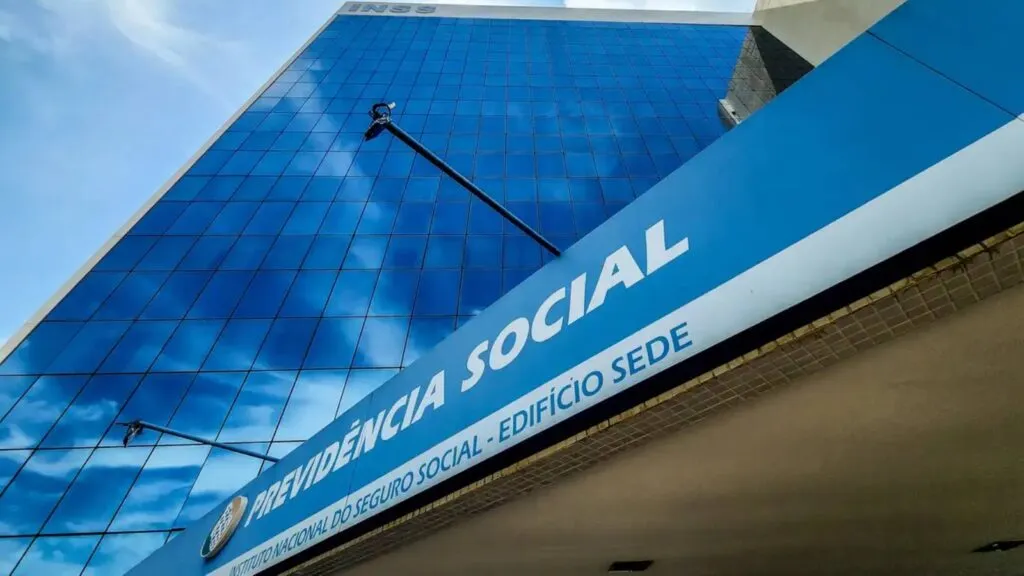 golpistas-prometem-ressarcimento-de-descontos-a-aposentados-valores-descontados-em-abril-serao-devolvidos-na-folha-de-maio-foto-rafa-neddermeyer-abr-tvt-news