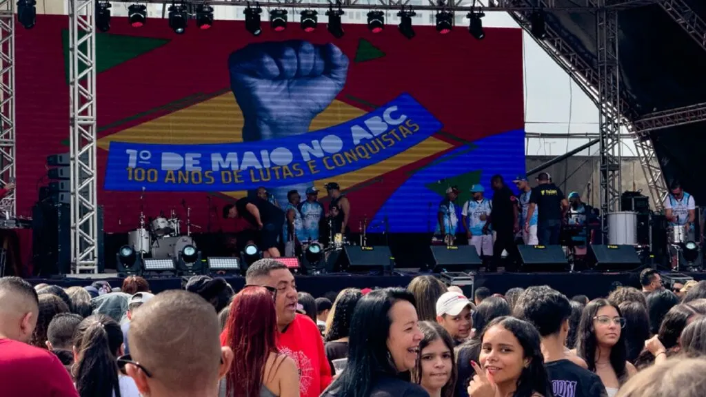 'Brasil está preparado para reduzir a jornada de trabalho', afirma ministro 1 1º-de-maio-foto-juliana-cardoso-tvt-news
