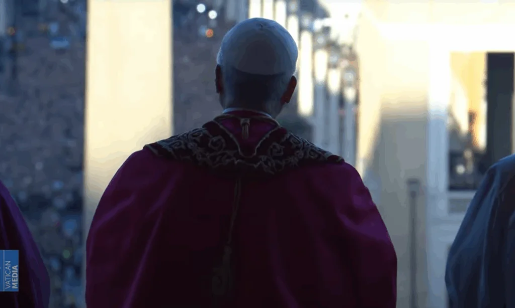 habemus-papam-fumaca-branca-no-vaticano-chamine-na-capela-sistina-fumaca-branca-indica-que-o-papa-for-eleito-imagem-reproducao-vatican-news-tvt-news