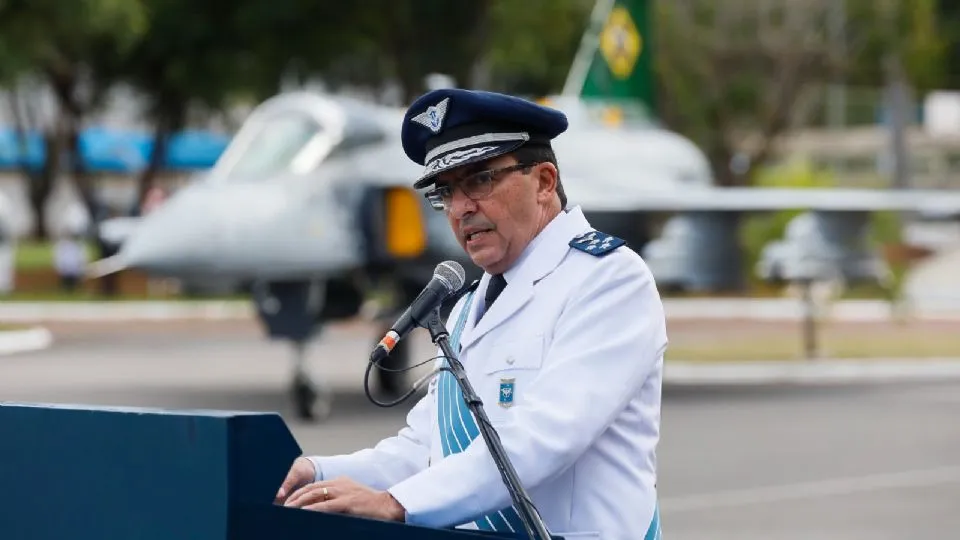 ex-chefe-da-fab-confirma-que-freire-gomes-ameacou-prender-bolsonaro-se-voce-tentar-isso-eu-vou-ter-que-lhe-prender-foi-isso-que-ele-disse-foto-isac-nobrega-pr-tvt-news