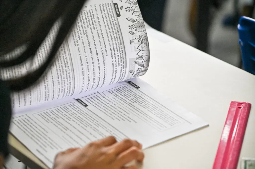 Vestibulinho Etec 2025: saiba as datas de inscrição e das provas 1 vestibulinho-etec-2025-saiba-as-datas-de-inscricao-e-das-provas-etecs-oferecem-mais-de-100-opcoes-em-cursos-tecnicos-gratuitos-para-o-segundo-semestre-de-2025-foto-roberto-sungi-centro-paula-souza-tvt-news