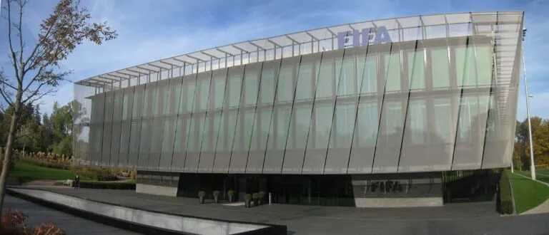 TVTNews 4 edificio-central-da-sede-da-fifa-em-zurique-suica-foto-wikimedia-communs-tvt-news