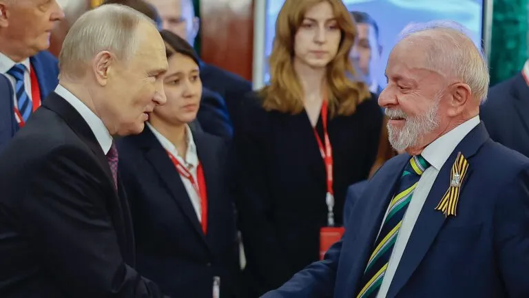 TVTNews 7 Presidente-Lula-e-presidente-Vladimir-Putin-na-comemoração-dos-80-anos-do-Dia-da-Vitória-na-Segunda-Guerra-Mundial-Foto-@ricardo-stuckert-tvt-news