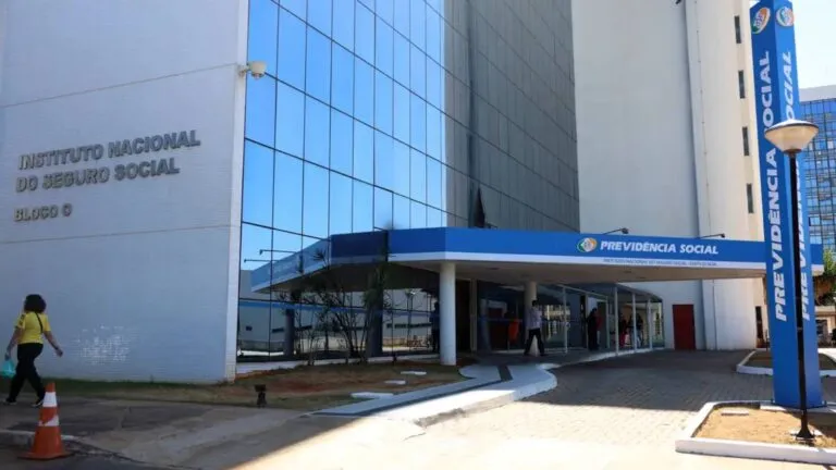 mais-quatro-entidades-devem-ser-alvo-de-processo-sobre-fraude-no-inss-aposentados-e-pensionistas-ja-registraram-mais-de-1-milhao-de-pedidos-de-reembolso-foto-jose-cruz-agencia-brasil-tvt-news
