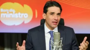 TVTNews 25 ministro-celebra-recorde-fluxo-aeroportos-boa-perspectiva-ferias-julho-governo-lula-20-milhoes-passageiros-aviacao-pais-destacou-silvio-costa-filho-fabio-rodrigues-pozzebom-agencia-brasil-tvt-news