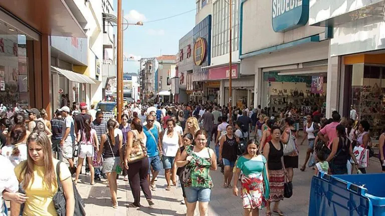 crescimento-do-pib-e-reflexo-do-consumo-das-familias-analisa-sindicato-consumo-das-familias-impulsionado-pelas-negociacoes-sindicais-e-valorizacao-salarial-tem-destaque-no-crescimento-do-pib-foto-foguinho-smetal-tvt-news