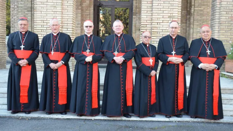 papa-leao-xiv-nao-sera-uma-repeticao-de-outro-papa-diz-dom-leonardo-steiner-os-cardeais-presentes-na-coletiva-de-imprensa-dom-orani-tempesta-tvt-news
