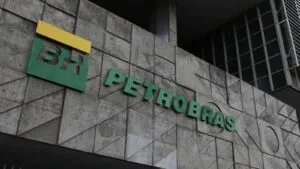 TVTNews 23 petrobras-assina-acordo-e-reassumira-duas-fabricas-de-fertilizantes-brasil-importa-cerca-de-80-dos-fertilizantes-que-consome-foto-fernando-frazao-agencia-brasil-tvt-news