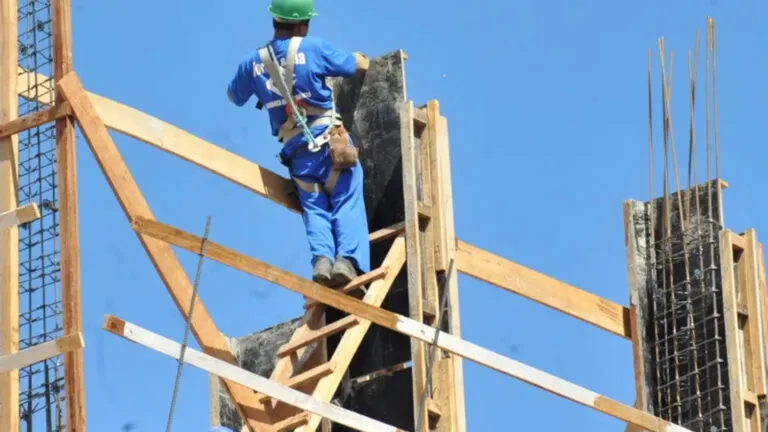 TVTNews 4 minha-casa-minha-vida-empregos-construcao-civil-135-202-mil-empregos-formais-foram-criados-no-setor-no-acumulado-do-ano-foto-elza-fiuza-agencia-brasil-tvt-news