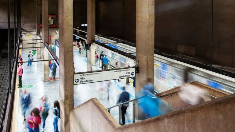 linha-azul-do-metro-de-sp-apresenta-falha-e-restante-do-sistema-fica-lento-tvt-news