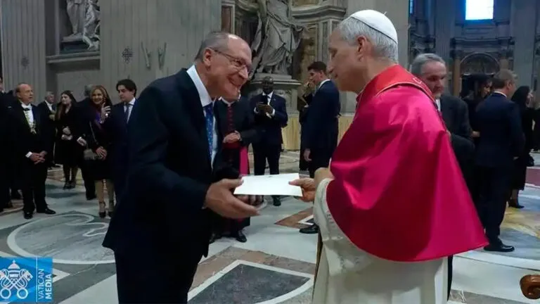 TVTNews 6 cop-30-alckmin-entrega-ao-papa-convite-para-visitar-brasil-alckmin-entrega-carta-ao-papa-leao-xiv-foto-vatican-news-reproducao-tvt-news