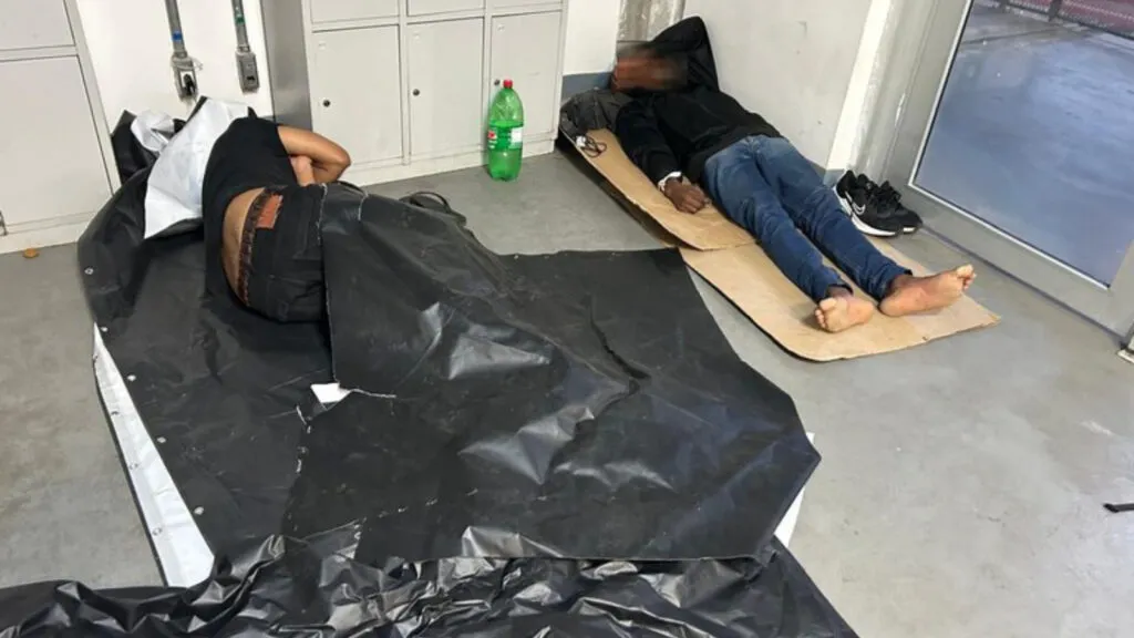 produtora-rock-in-rio-lista-suja-trabalho-escravo-trabalhadores-dormiam-precariamente-sobre-lonas-e-papeloes-foto-mte-tvt-news