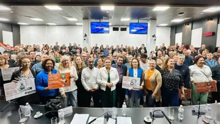 aposentados-do-itau-lotam-audiencia-publica-pelo-direito-a-saude-mobilizacao-esta-aumentando-e-isso-e-muito-importante-disse-neiva-foto-spbancarios-tvt-news