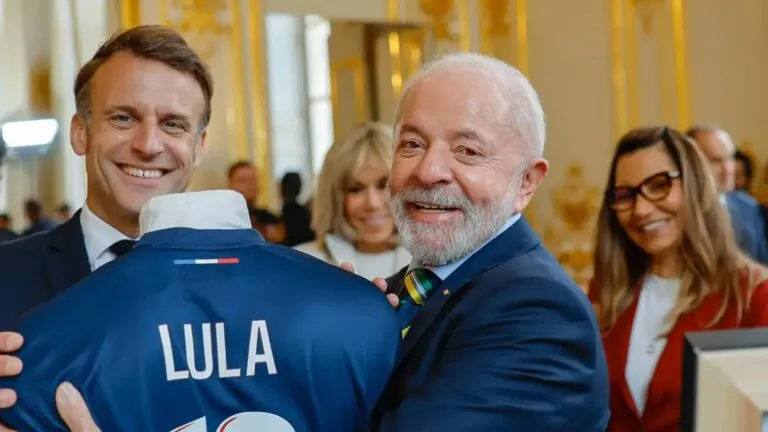 TVTNews 7 lula-pede-que-macron-abra-seu-coracao-para-acordo-com-mercosul-nao-deixarei-a-presidencia-do-mercosul-sem-concluir-o-acordo-disse-lula-foto-ricardo-stuckert-pr-tvt-news