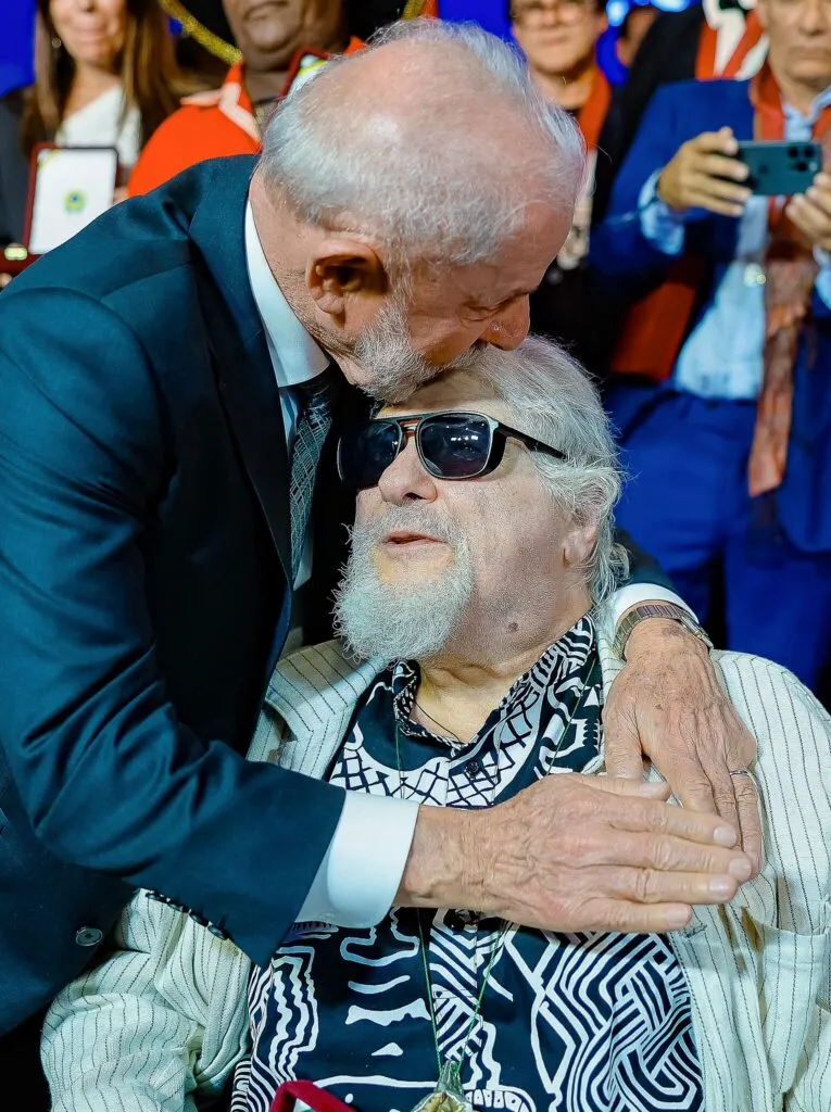 Silvio Tendler, o “cineasta dos sonhos interrompidos”, morre aos 75 anos 1 silvio-tendler-o-cineasta-dos-sonhos-interrompidos-morre-aos-75-anos-presidente-da-republica-luiz-inacio-lula-da-silva-e-o-cineasta-silvio-tendler-durante-a-cerimonia-de-entrega-da-ordem-do-merito-cultural-no-palacio-gustavo-capanema-rio-de-janeiro-rj-foto-ricardo-stuckert-pr-tvt-news