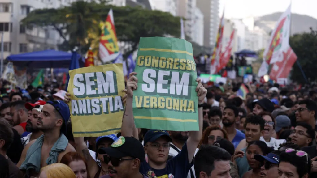 Milhares vão às ruas em atos contra PEC da Blindagem e PL da anistia 2 milhares-as-ruas-atos-contra-blindagem-e-anistia-criticas-ao-congresso-movimentaram-os-atos-foto-tania-rego-agencia-brasil-tvt-news