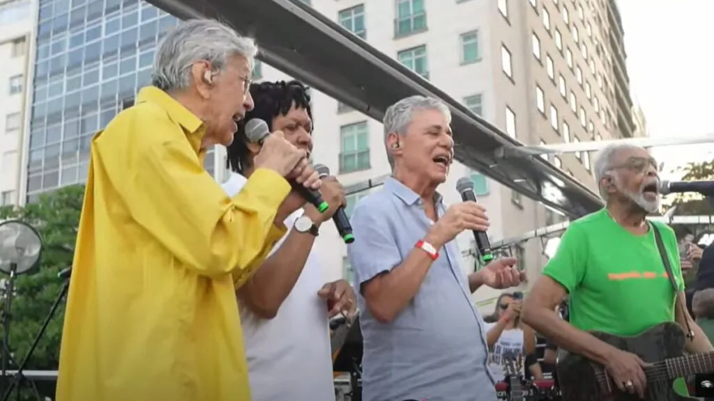 manifestacoes-no-rio-em-sp-contra-anistia-e-pec-da-blindagem-acompanhe-show-de-gigantes-caetano-veloso-djavan-chico-buarque-e-gilberto-gil-juntos-contra-anistia-e-pec-da-blindagem-imagens-midia-ninja-tvt-news