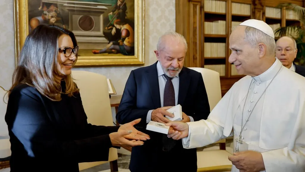 lula-e-papa-leao-xiv-se-encontram-no-vaticano-lula-e-papa-leao-xiv-fazem-o-primeiro-encontro-dos-dois-lideres-foto-ricardo-stuckert-tvt-news