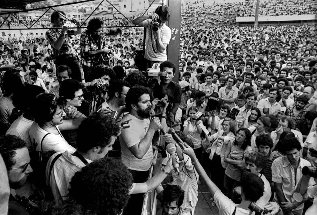 Lula lança campanha à reeleição no Estádio da Vila Euclides, berço do sindicalismo no ABC 2 lula-80-anos-luiz-inacio-lula-da-silva-aniversario-presidente-lula-80-anos-de-lula-tvt-news