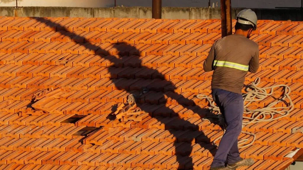 O que fazer com a economia da isenção do imposto de renda 3 tire-suas-duvidas-sobre-o-reforma-casa-brasil-programa-tem-credito-com-juros-de-1-33-a-1-95-ao-mes-foto-fernando-frazao-agenciabrasil-tvt-news