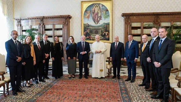 lula-e-papa-leao-xiv-se-encontram-no-vaticano-lula-e-papa-leao-xiv-fazem-o-primeiro-encontro-dos-dois-lideres-foto-vatican-media-tvt-news