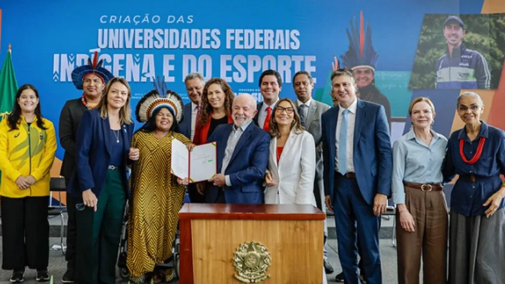 As novas universidades, segundo o governo, representam um marco na ampliação do acesso à educação pública e gratuita, com foco em inclusão. Foto: Ricardo Stuckert/PR-81-anos