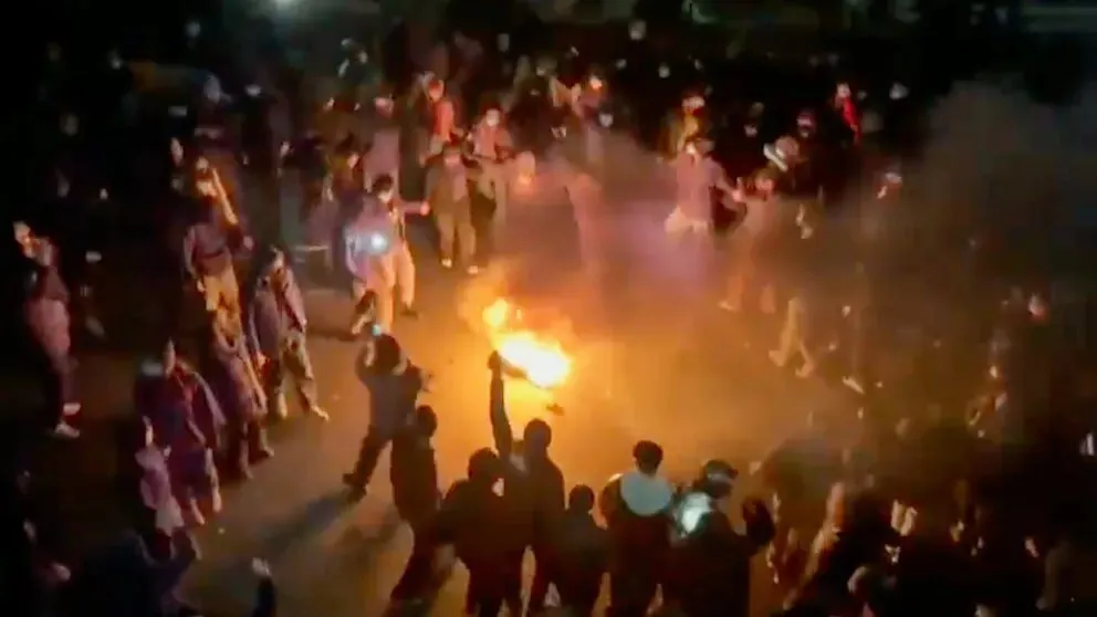 entenda-os-protestos-no-ira-manifestacoes-comecaram-apos-aumento-do-custo-de-vida-foto-reproducao-x-tvt-news