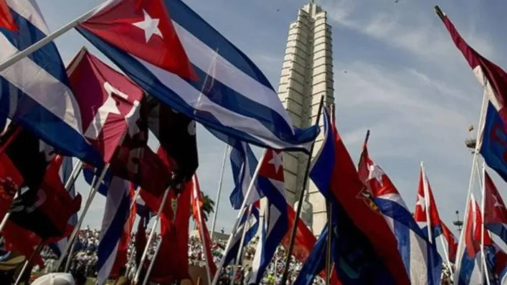 Eleições no Brasil podem ter interferência direta dos EUA 9 em-ato-publico-petroleiros-cobram-envio-de-petroleo-brasileiro-a-cuba-ilha-comunista-sofre-crise-energetica-em-meio-a-endurecimento-das-sancoes-dos-eua-foto-governo-de-cuba-divulgacao-tvt-news
