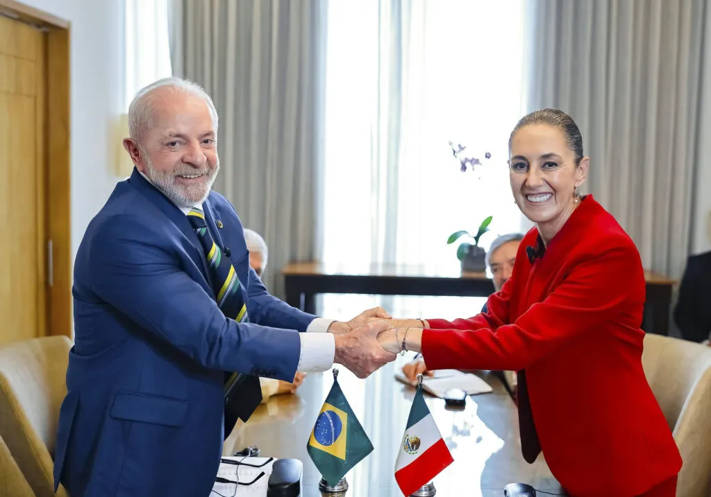 Eleições no Brasil podem ter interferência direta dos EUA 10 presidenta-do-mexico-claudia-sheinbaum-e-lula-ja-haviam-definido-um-grande-acordo-de-cooperacao-durante-encontro-bilateral-no-palacio-do-planalto-em-2025-foto-ricardo-stuckert-pr-tvt-news