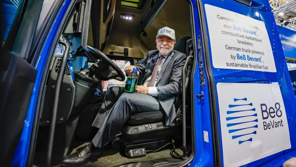 queremos-pao-e-nao-bomba-diz-lula-em-declaracao-na-alemanha-20-04-2026-presidente-da-republica-luiz-inacio-lula-da-silva-durante-visita-a-feira-industrial-de-hanover-messegelande-halls-11-12-e-27-alemanha-tvt-news