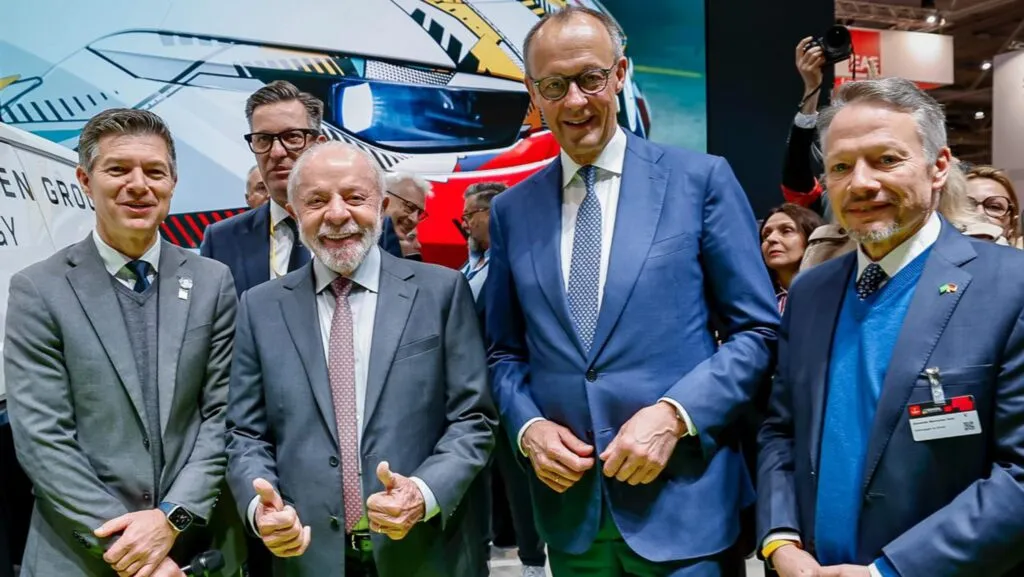 queremos-pao-e-nao-bomba-diz-lula-em-declaracao-na-alemanha-20-04-2026-presidente-da-republica-luiz-inacio-lula-da-silva-durante-visita-a-feira-industrial-de-hanover-messegelande-halls-11-12-e-27-alemanha-pr-tvt-news