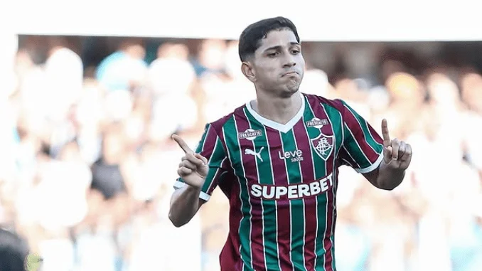 Campeonato brasileiro está de volta; veja a tabela, datas e horários de jogos 1 campeonato-brasileiro-neymar-coça-ouvidos-goleada-do-botafogo-palmeiras-líder-destaques-da-12ª-rodada-do-brasileirão-savarino-camisa-10-do-fluminense-comemora-gol-contra-santos-nesta-12ª-rodada-do-brasileirão-foto-lucasmerconphotos-ffc-tvt-news