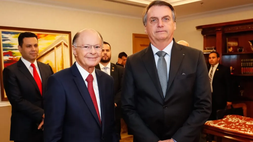 banco-de-edir-macedo-repassou-carteira-de-financiamentos-com-carro-roubado-para-ocultar-prejuizos-bolsonaro-e-edir-macedo-dono-do-banco-digimais-que-vem-cometendo-uma-serie-de-irregularidades-fiscais-para-maquear-dividas-sao-paulo-sp-01-09-2019-visita-ao-templo-de-salomao-foto-alan-santos-pr-tvt-news